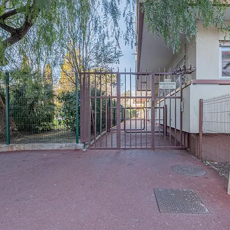 Avec Balcon Et Parking Proche Plages *